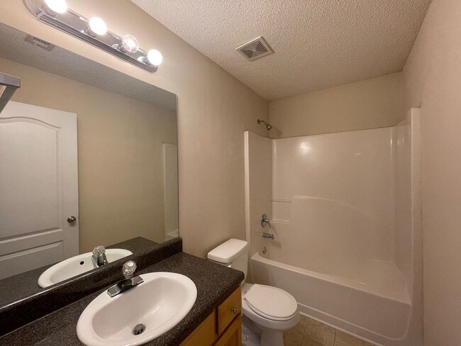 Building Photo - 5 BEDROOM PLUS BONUS ROOM PRE-LEASING FOR AUGUST 2026!