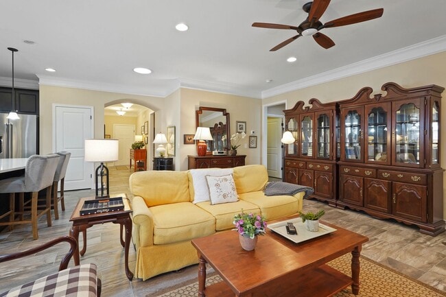 Building Photo - Charming 2-Bedroom Retreat with 2 Baths in the Heart of Sun City - Spacious 2141 Sq Ft!