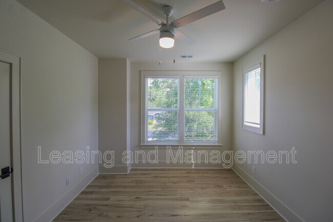 Building Photo - 3633 Happyland Blvd