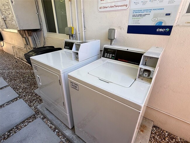 Building Photo - 887 80th St