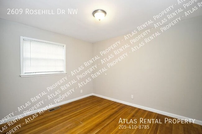 Building Photo - 2609 Rosehill Dr NW