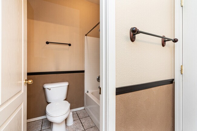 Building Photo - Great Single Level Peoria Home