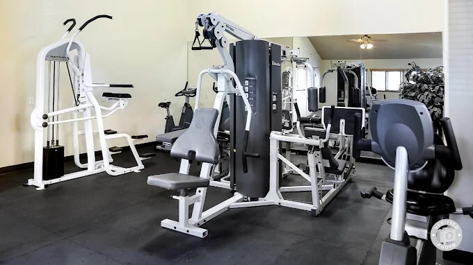 Building Photo - 1929 Avenida Del Mexico