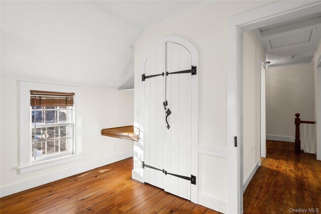 Building Photo - 127 NY-100