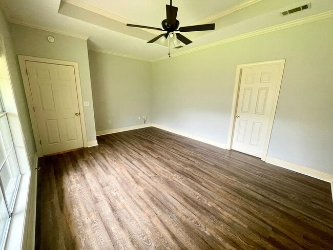 Building Photo - 3 Bedroom 2 Bathroom Home for Rent in Cast...