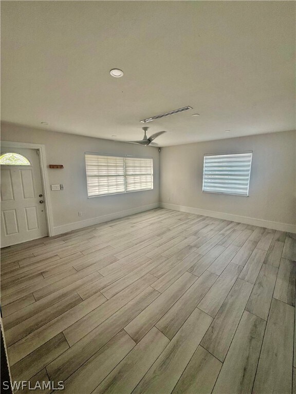 Building Photo - 733 Pine Cone Ln