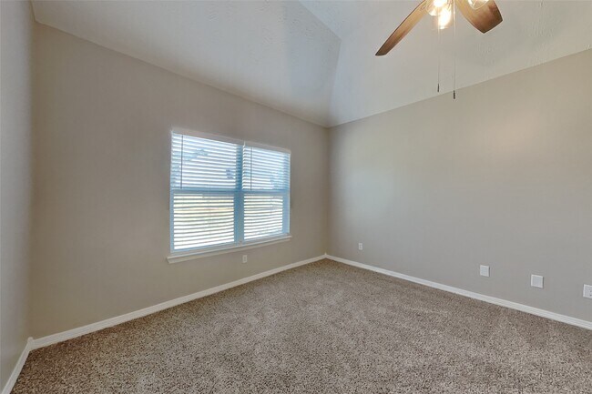 Building Photo - 5219 Whitebridge Ln
