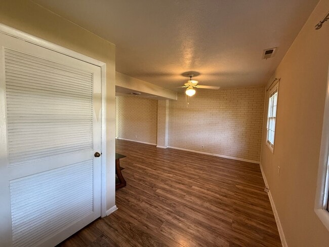 Building Photo - 3 Bedroom Rental - close to Cape Fear Vall...