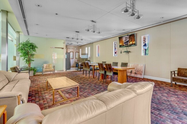 Building Photo - 75 E Agate Ave