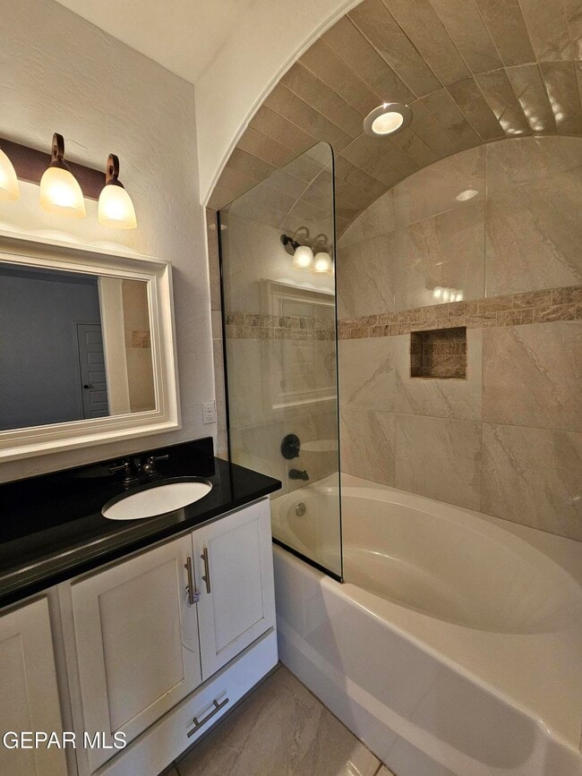 Building Photo - 704 Espada Dr