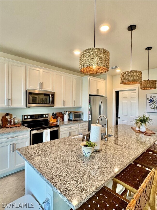 Building Photo - 5690 Mayflower Way