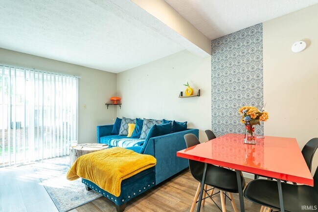 Building Photo - 2457 S Burberry Ln