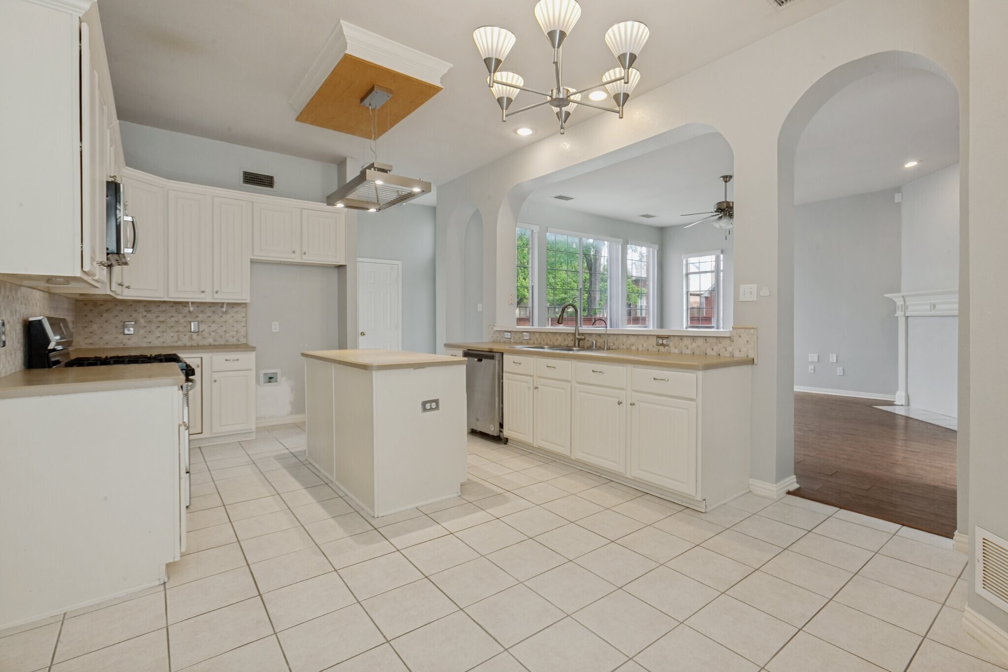 Building Photo - 8400 Pipestone Dr