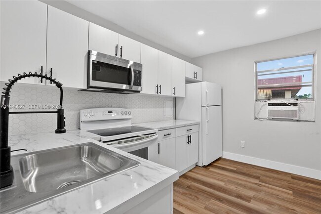 Building Photo - 4801 NW 33rd Ave