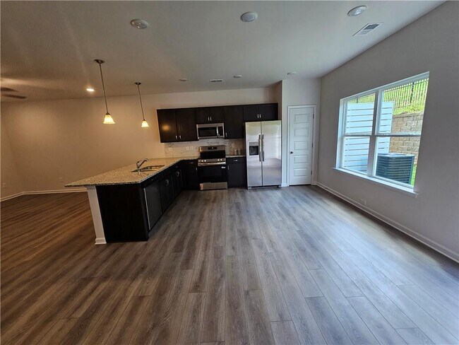 Building Photo - 2460 Ravencliff Dr