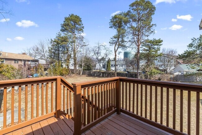 Building Photo - 38 Roosevelt St