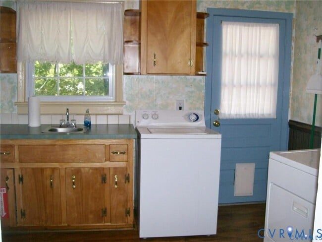 Building Photo - 1243 Peck Rd