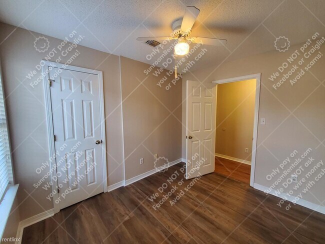Building Photo - 3 br, 2 bath House - 4700 Tradewinds Dr