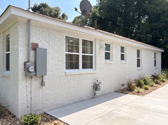 Building Photo - Freshly Renovated 3-Bedroom Home in Memphis | Available Now