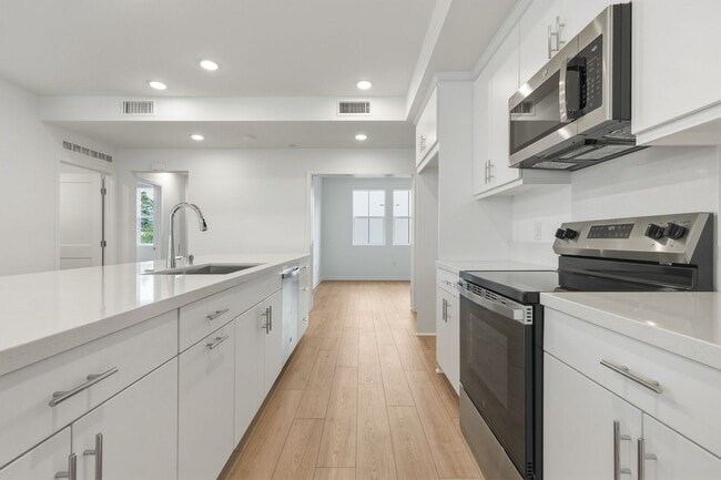 Building Photo - BRAND NEW 3 BEDROOM 2 BATH CONDO IN COVINA!