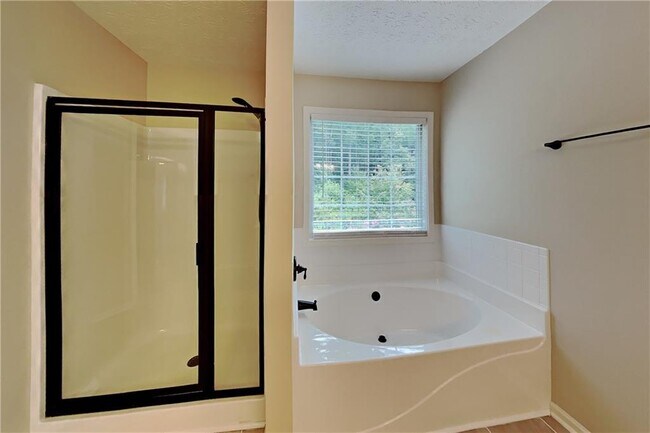 Building Photo - 7435 Calm Springs Dr