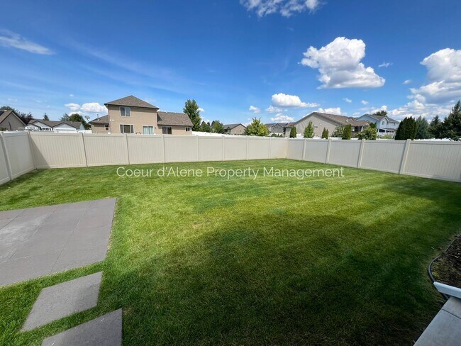 Building Photo - 4025 W Homeward Bound Blvd