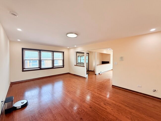 Building Photo - 4220 Oakton St