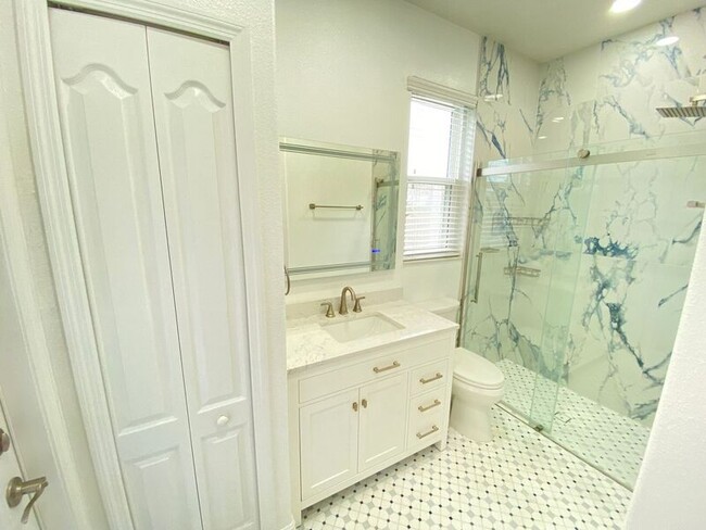 Building Photo - 13110 Moss Park Ridge Dr