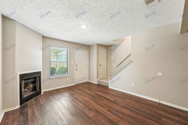 Building Photo - 210 Rolston Rd