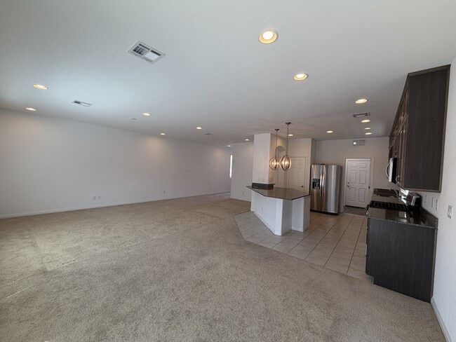 Building Photo - 7869 Tyrell Peaks St
