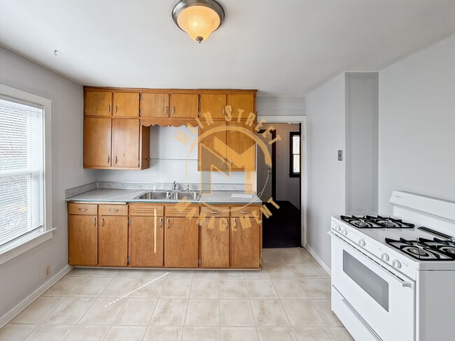 Building Photo - 1822 Superior Ave