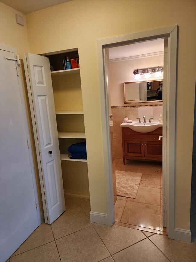 Powder Room - 3140 S Ocean Dr