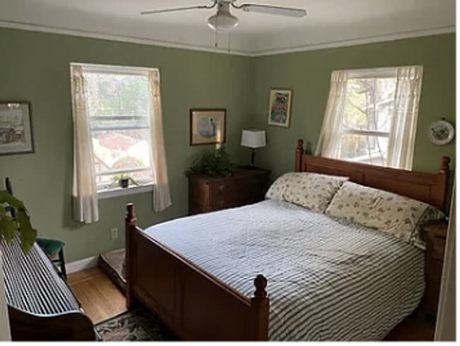 Building Photo - Welcome to this charming 2-bedroom, 2-bath...
