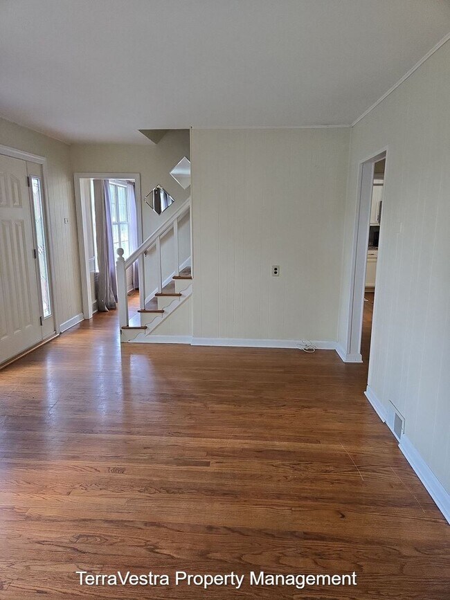 Building Photo - Now Showing for 2026-2027 School Year Glas...