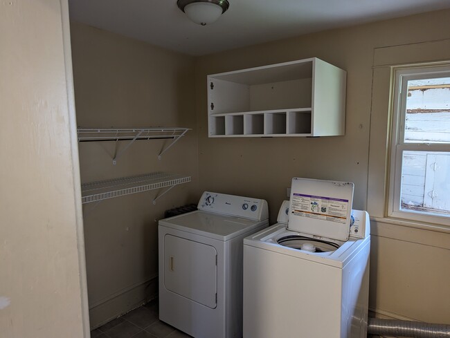 Laundry - 513 E Main St