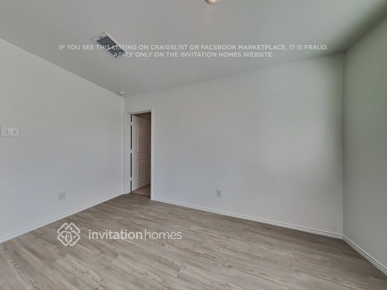 Building Photo - 1009 Wildflower St