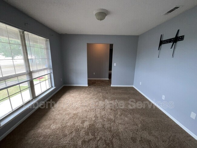 Building Photo - 215 Bridgemont Way