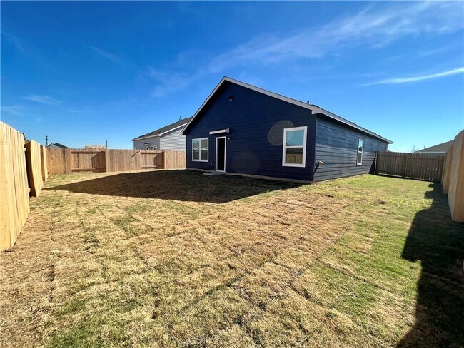 Building Photo - 1204 Rio Frio Ln