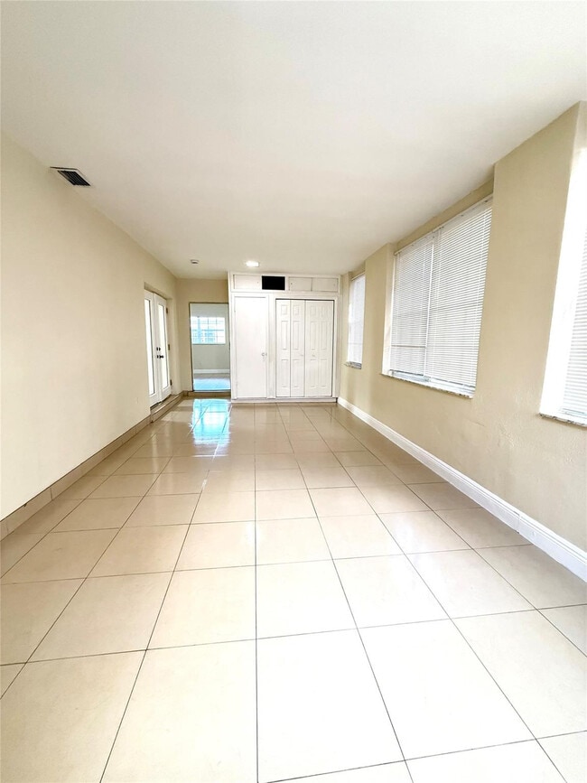 Building Photo - 4190 NW 45th St