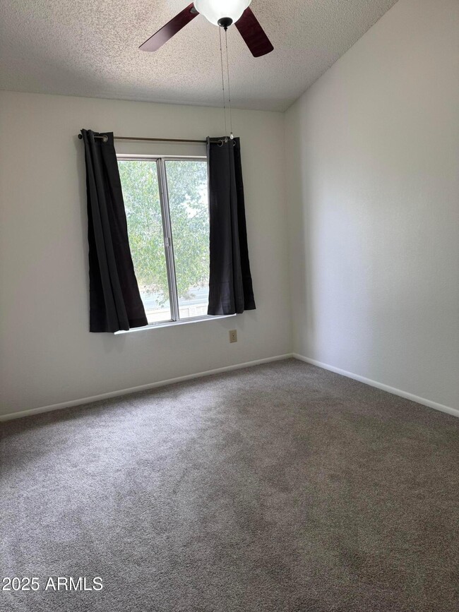 Building Photo - 4114 E Union Hills Dr