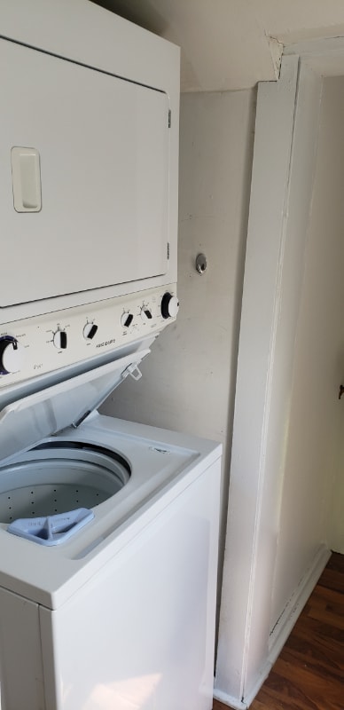 Building Photo - 205 Helgerson St