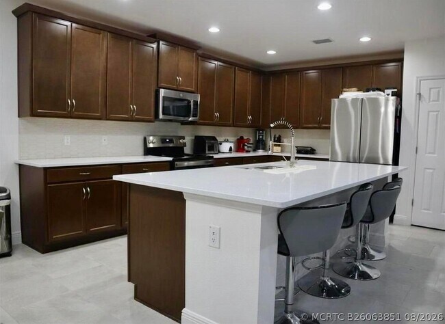 Building Photo - 260 Hamlet Lp