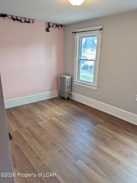 Building Photo - 203 Lyndwood Ave