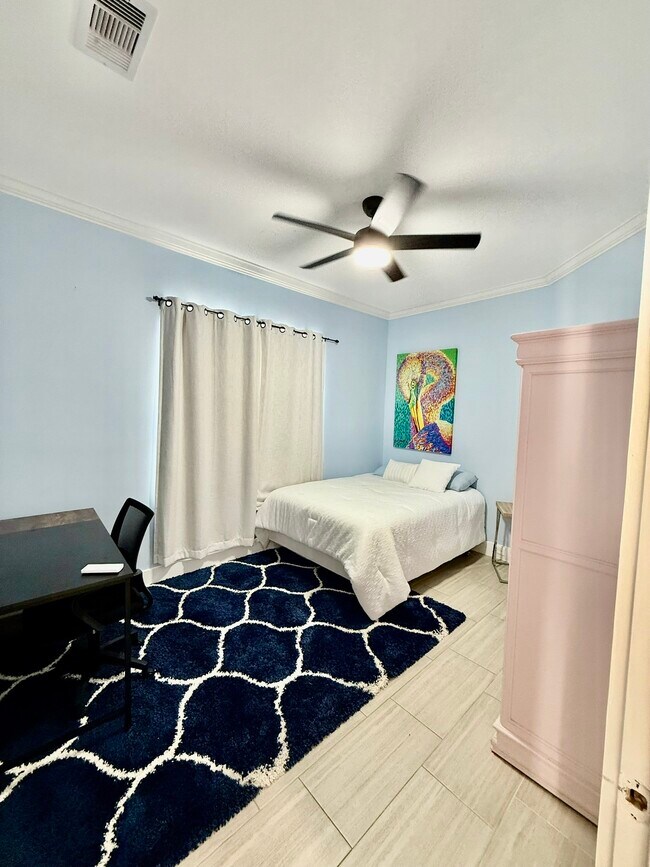 Building Photo - 2312 37th St