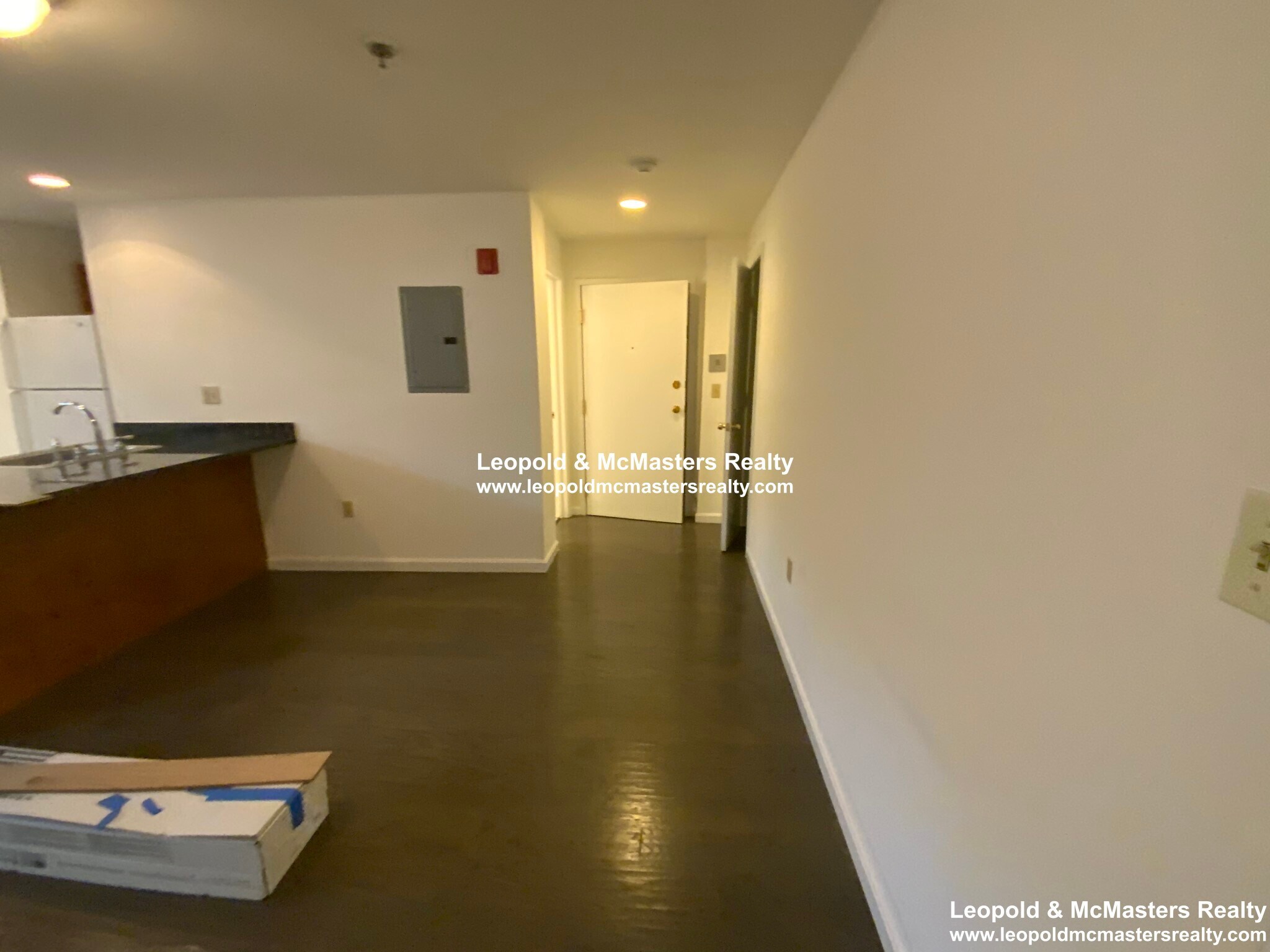 Building Photo - 48 Queensberry St