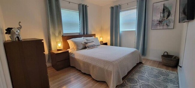 Building Photo - 4154 SW 49th St