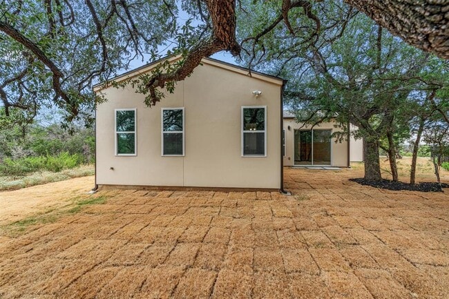 Building Photo - 22010 Redbird Dr