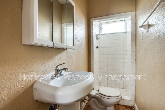 Building Photo - 318 Overlook Dr