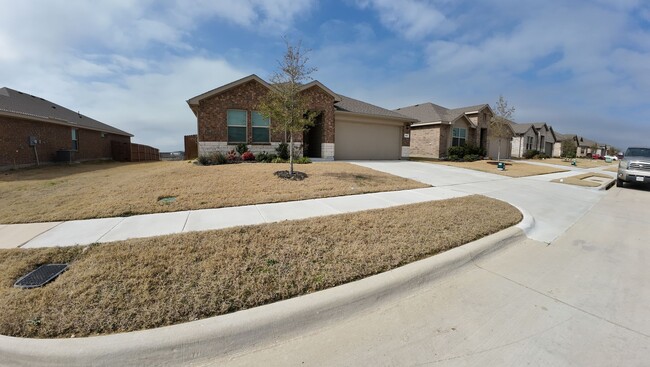 Building Photo - Recently Built 4 Bedroom 2 Bathroom Home