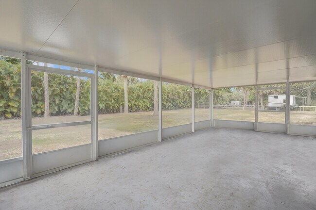 Building Photo - 13624 Farley Rd